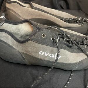 EVOLV Men's Black and Gray Athletic Rock Climbing Bouldering Outdoor Shoes
